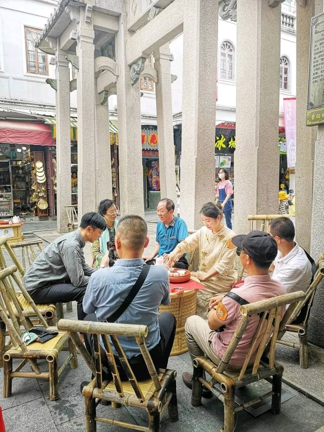 食茶看潮绣！在广州首条室内“牌坊街”逛潮汕传统非遗(图4)