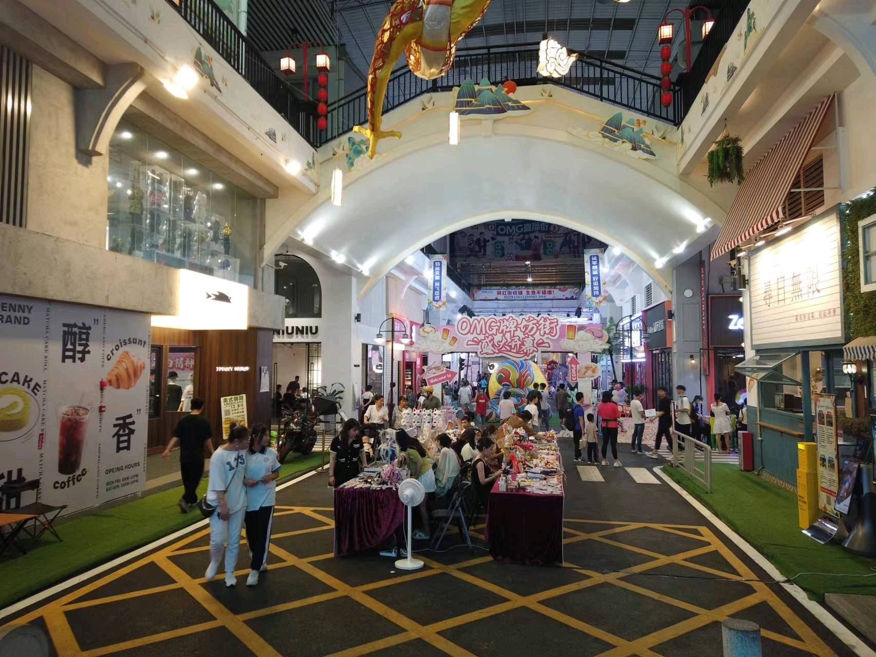 食茶看潮绣！在广州首条室内“牌坊街”逛潮汕传统非遗(图1)