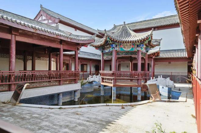 九游体育网站：华裔富豪花36亿造东方孔府现在1折甩卖难出手(图6)