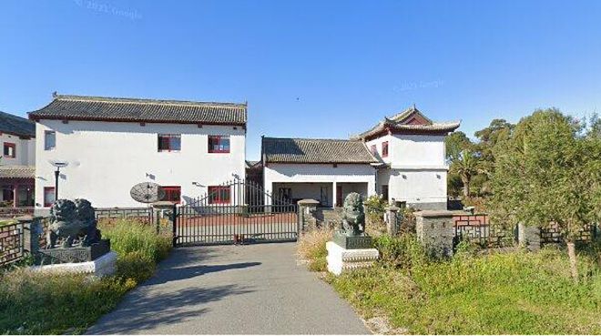 九游体育网站：华裔富豪花36亿造东方孔府现在1折甩卖难出手(图8)
