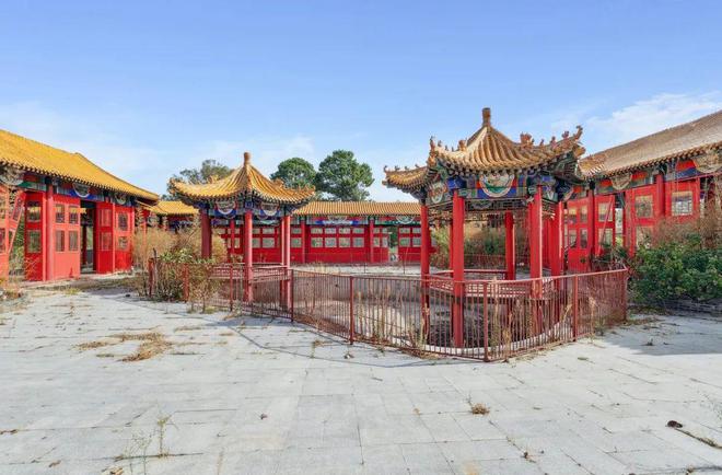 九游体育网站：华裔富豪花36亿造东方孔府现在1折甩卖难出手(图16)