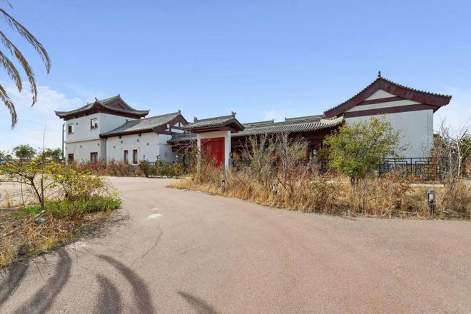 九游体育网站：华裔富豪花36亿造东方孔府现在1折甩卖难出手(图17)