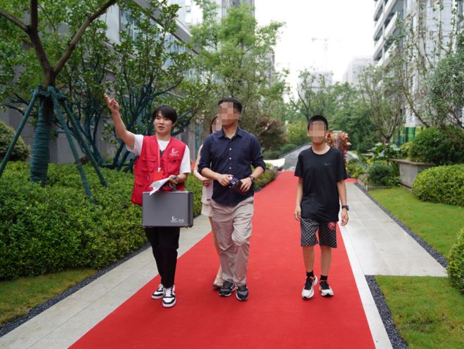 今天！苏州神盘冒雨交付！上演绝地大翻盘！实景爆赞业主直播炫耀……(图17)