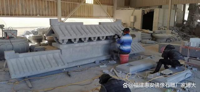 九游体育网站：城市广场石雕牌坊：城市文化的展示台（多图欣赏）(图4)