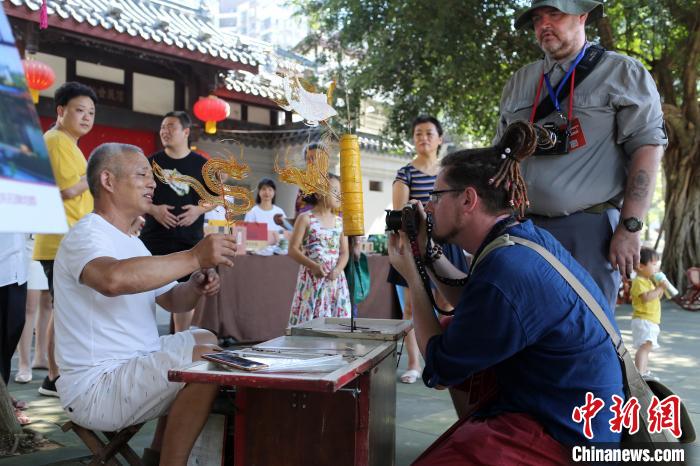 海内外知名摄影师走进四川隆昌领略“中国石牌坊之乡”之美(图2)