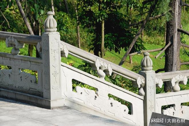 九游体育：石雕选择花岗岩石材种类及雕刻工艺(图5)