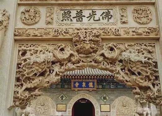 九游体育网站：五台山龙泉寺牌楼设计建造者胡明珠的故事(图3)