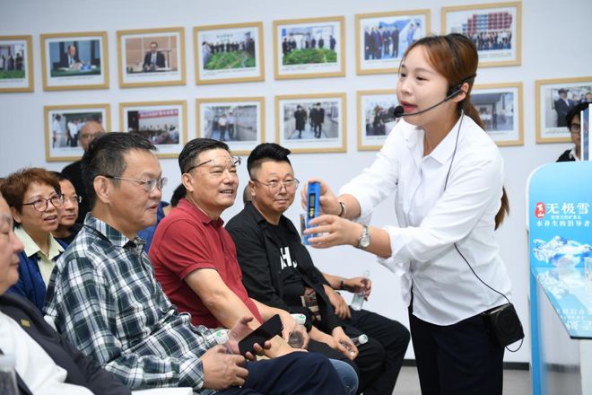 九游体育网站：阳澄蟹香飘健康水护航2024第六届直销品蟹沙龙走进徽州(图8)