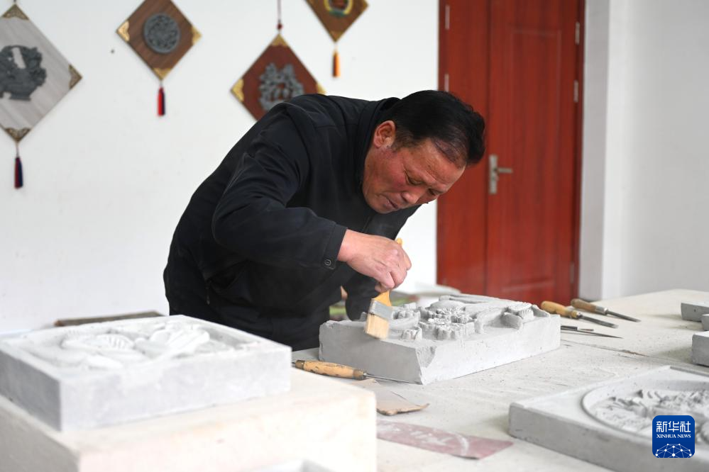 文化中国行｜宁夏隆德：魏氏砖雕匠心相传(图5)