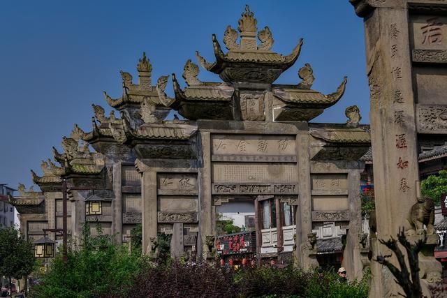 宜昌市的石牌坊秋季的古建筑风光会如何迷人？(图1)