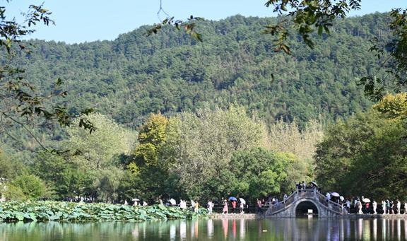 九游体育网站：安徽这个古村不简单：藏着400多栋明清古建筑现成网红旅游景点(图2)