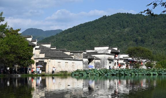 九游体育网站：安徽这个古村不简单：藏着400多栋明清古建筑现成网红旅游景点(图5)