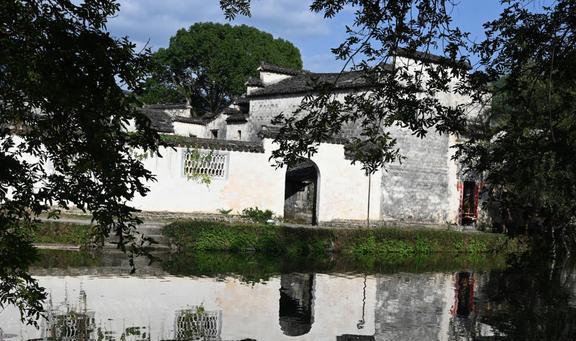 九游体育网站：安徽这个古村不简单：藏着400多栋明清古建筑现成网红旅游景点(图3)