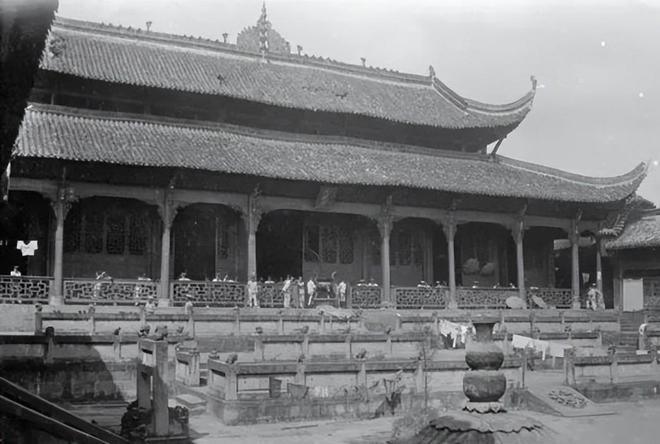 一百多年前外国人镜头下的重庆100多年前的重庆竟如此发达(图6)