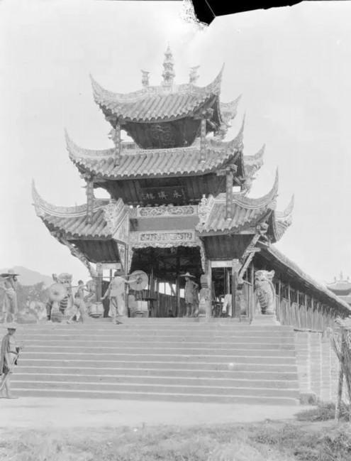 一百多年前外国人镜头下的重庆100多年前的重庆竟如此发达(图7)