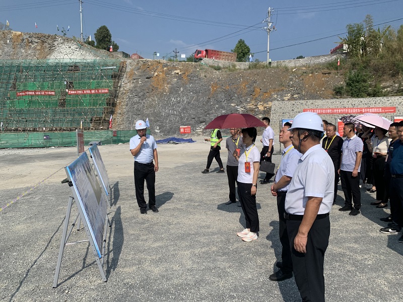 陕西建材科技集团：重庆市万盛经开区到陕渝建材公司项目施工现场进行考察(图1)