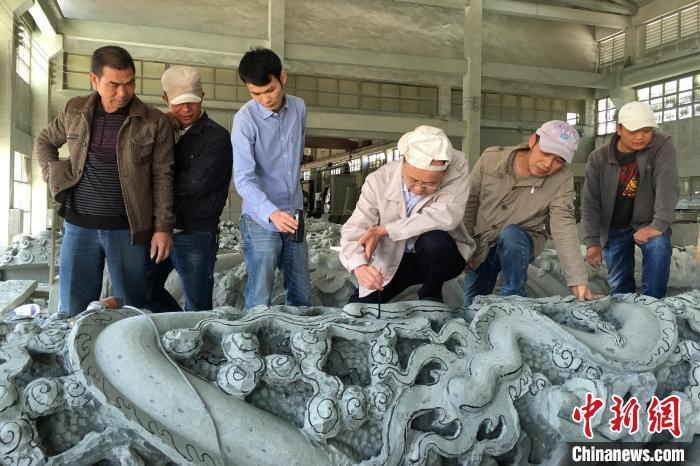 闽南匠人留乡愁精耕古建传技艺(图1)