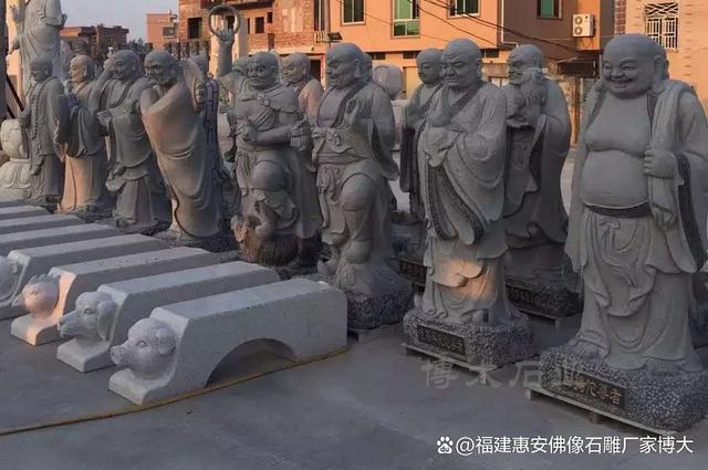 500罗汉雕塑：佛教艺术的壮丽景观(图5)