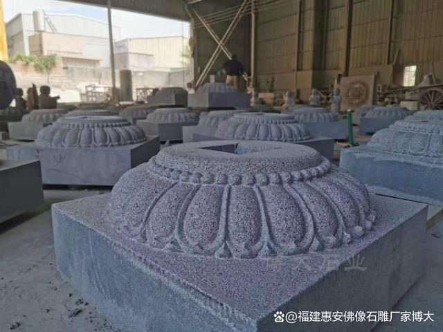 九游体育：石雕柱墩：传统工艺与现代家居装饰的完美结合体(图1)
