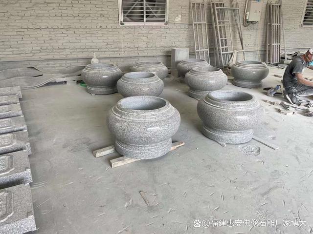 九游体育：石雕柱墩：传统工艺与现代家居装饰的完美结合体(图2)