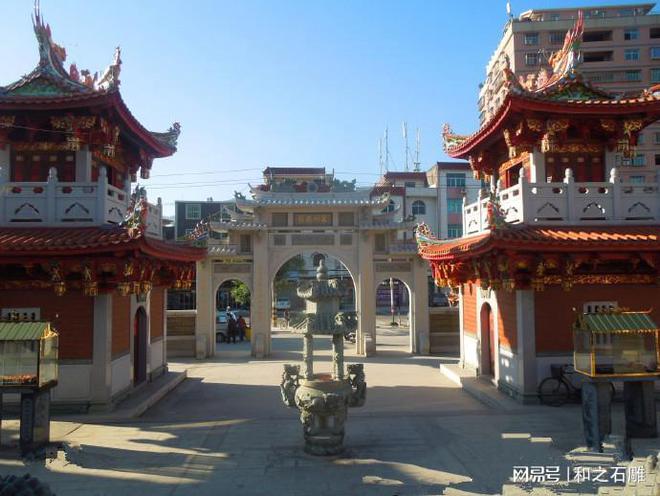 九游体育网站：为什么有人会选择捐赠寺庙石雕香炉(图2)