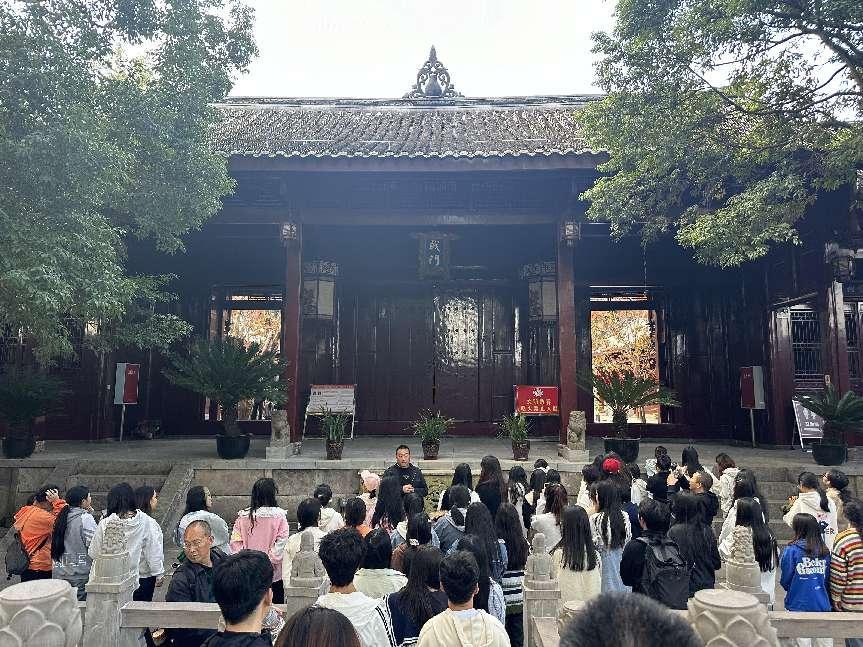 雅安市大学生赴汉源县开展乡村振兴三下乡暨研学调研活动(图1)