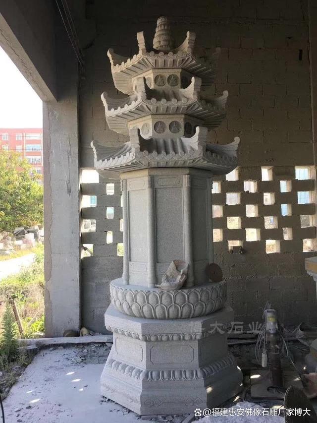 九游体育：节日庆典中石雕佛塔的独特魅力（多图欣赏）(图2)