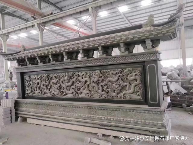 石雕照壁与石雕供桌的搭配：完美组合提升格调(图2)