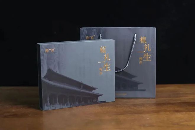 九游体育：当非遗美学走进生活品嘉祥木雕里的中式浪漫(图14)