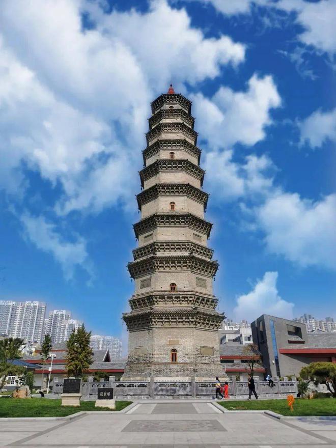 九游体育网站：建筑大师梁思成与滕州龙泉塔(图2)