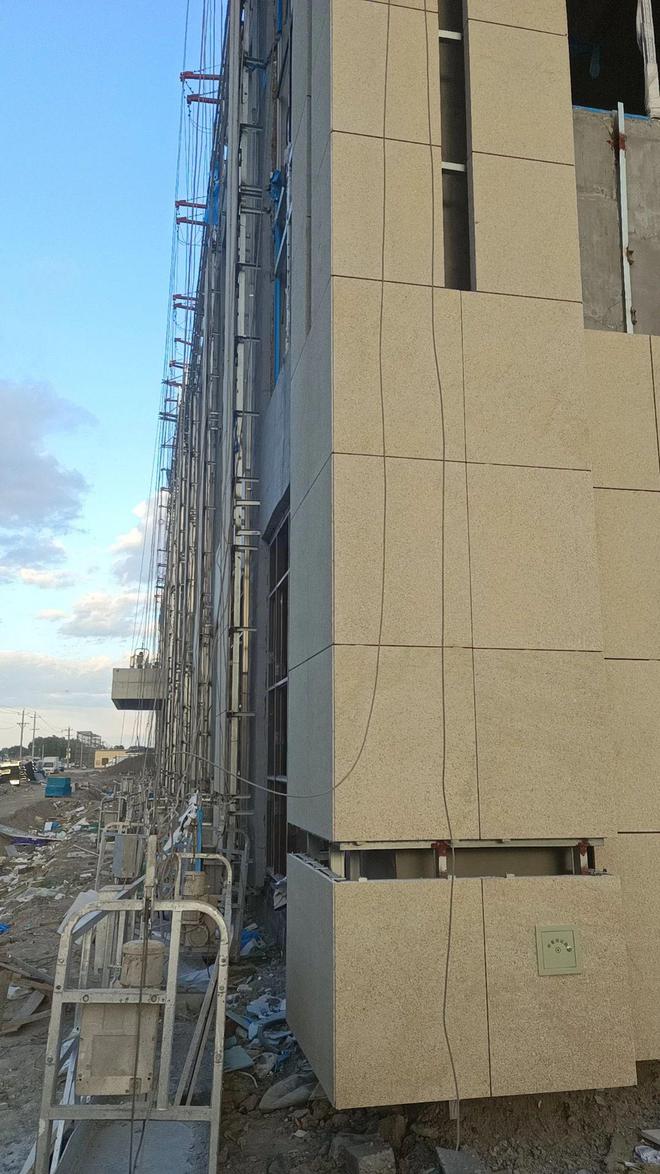 九游体育：走进石材生产厂家：外墙干挂加工路沿石材一米价格及安装工艺解析(图4)