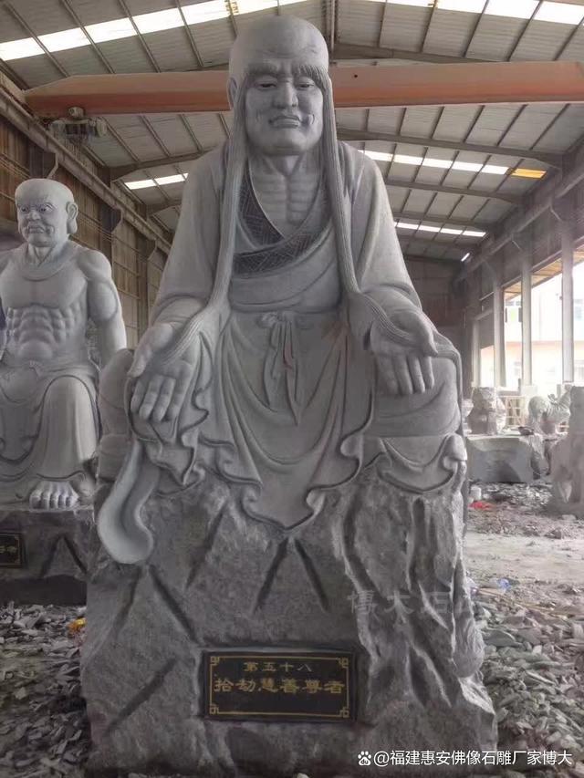 九游体育网站：石雕五百罗汉的雕刻技艺与传承(图2)
