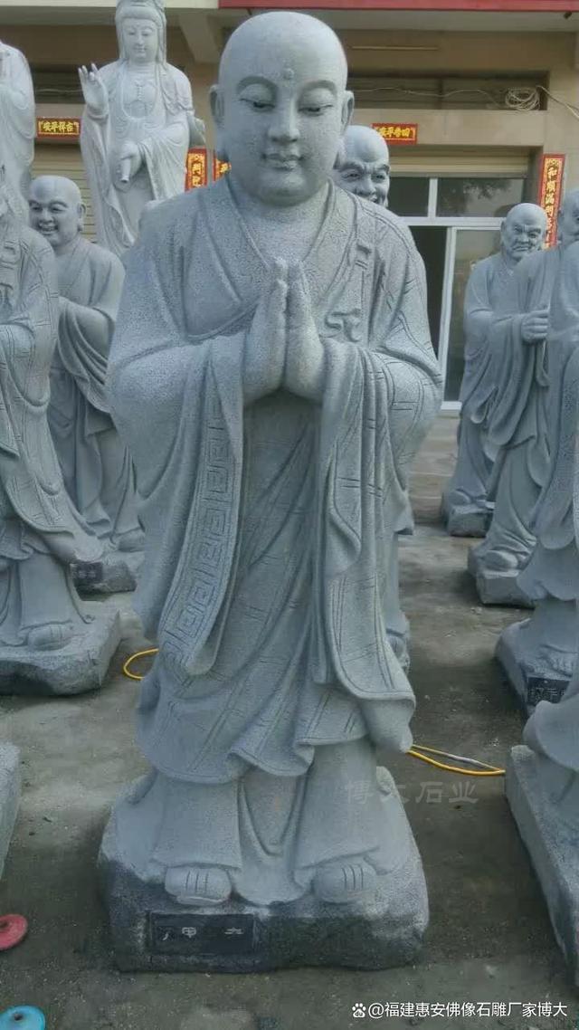 九游体育网站：石雕五百罗汉的雕刻技艺与传承(图3)