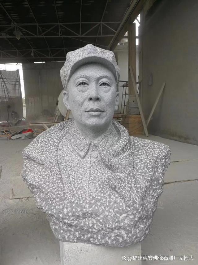 九游体育：石雕人物系列：探寻古今中外的名人风采(图4)