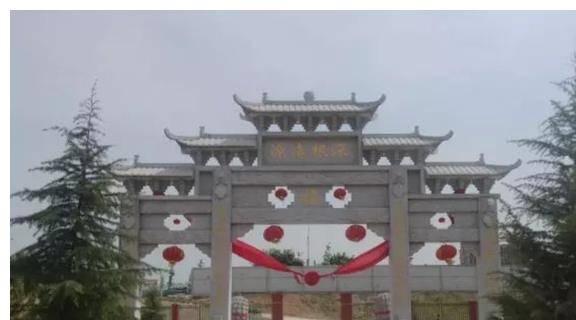 九游体育网站：新郑市郑老庄郑氏宗祠中原地区难得一见的宗祠(图1)