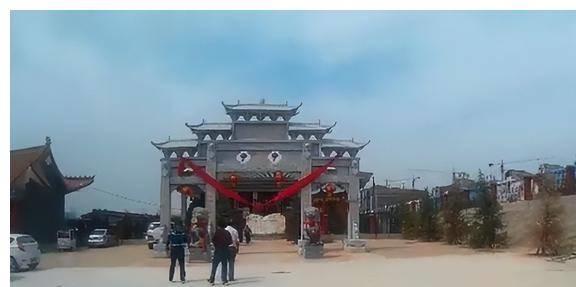 九游体育网站：新郑市郑老庄郑氏宗祠中原地区难得一见的宗祠(图2)