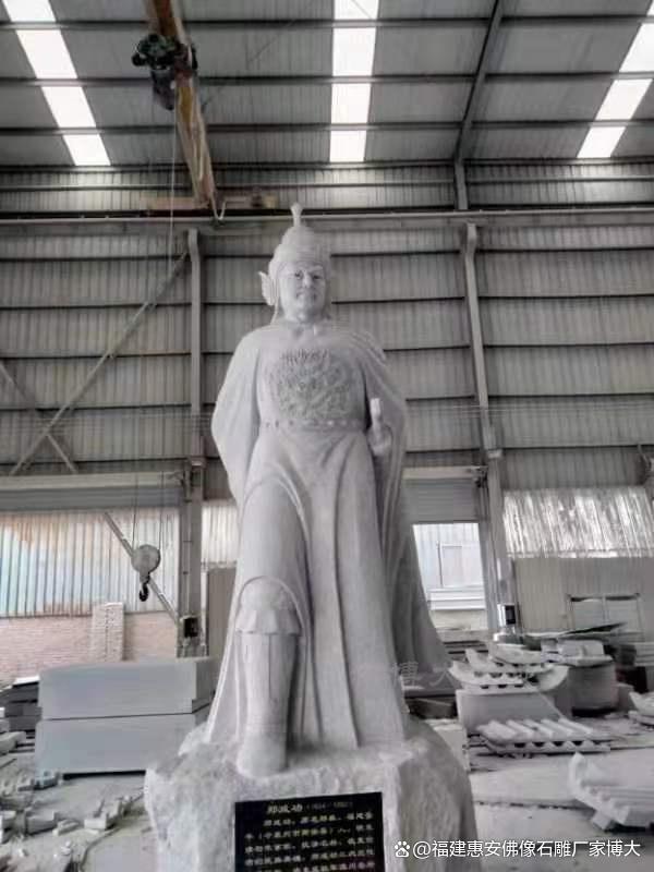 九游体育：石雕名人半身像：技艺与文化的双重展现(图4)