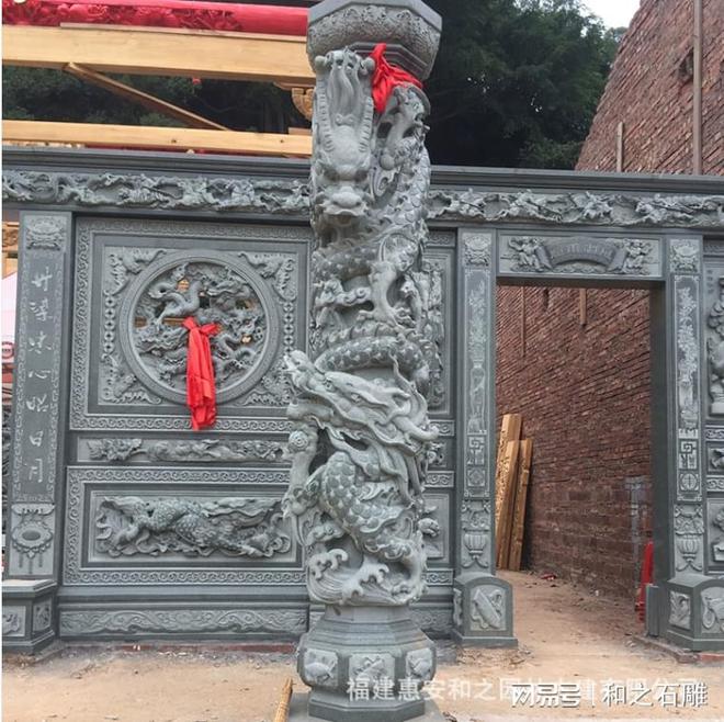 九游体育网站：寺庙石雕龙柱：精湛的工艺和丰富的文化内涵(图2)