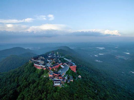 长三角铁路的“两条环线”串起这些沿途风景(图37)