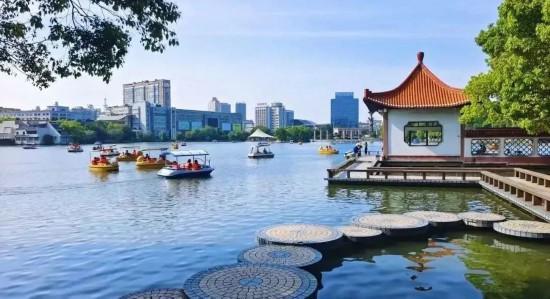 长三角铁路的“两条环线”串起这些沿途风景(图69)