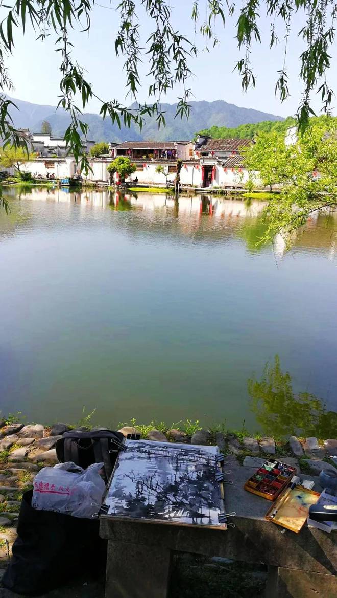 看徽派建筑品皖南风情——岭南名家周波画里的皖南(图1)