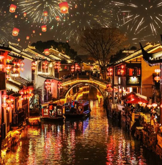 九游体育：苏杭春节带父母五天怎么玩？苏杭春节旅游最佳住宿路线攻略！(图1)