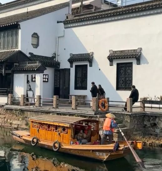 九游体育：苏杭春节带父母五天怎么玩？苏杭春节旅游最佳住宿路线攻略！(图2)