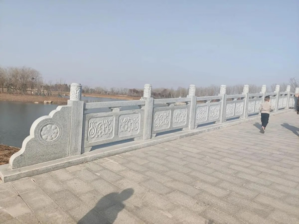 九游体育网站：雕塑制作艺术的绽放为更多的城市增添了更多的风格(图1)