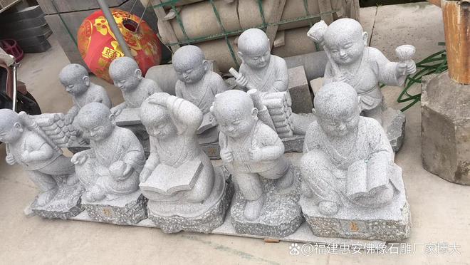 石雕小沙弥：匠心雕琢传承佛教文化(图2)