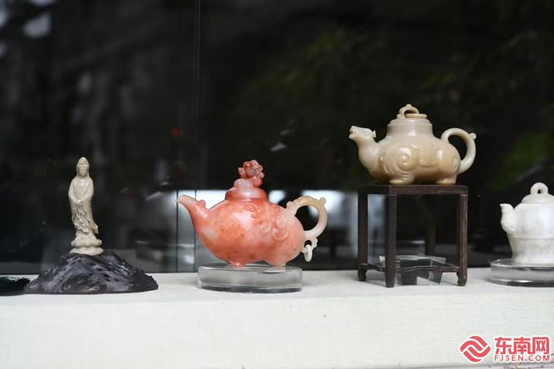 工艺美术大师一条街在榕亮相推动寿山石雕技传承与发展(图1)