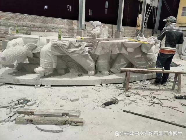 九游体育网站：石材魅力：不同材质在景观雕塑石雕中的应用（多图欣赏）(图5)