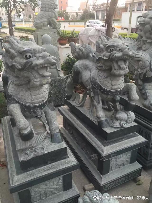 九游体育网站：石雕麒麟安放位置详解：最佳摆放点与注意事项(图2)