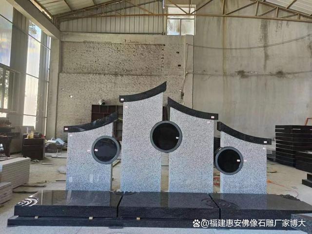 草坪墓区：低调公墓陵园墓碑石材与绿化景观的和谐（多图欣赏）(图1)