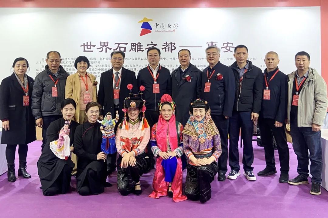 九游体育：惠安石雕惊艳第七届中国（大连）国际文化旅游产业交易博览会(图2)